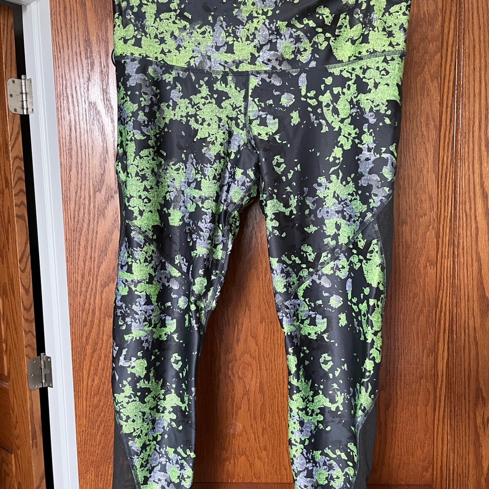 Under Armour Green and Black Artistic Leggings